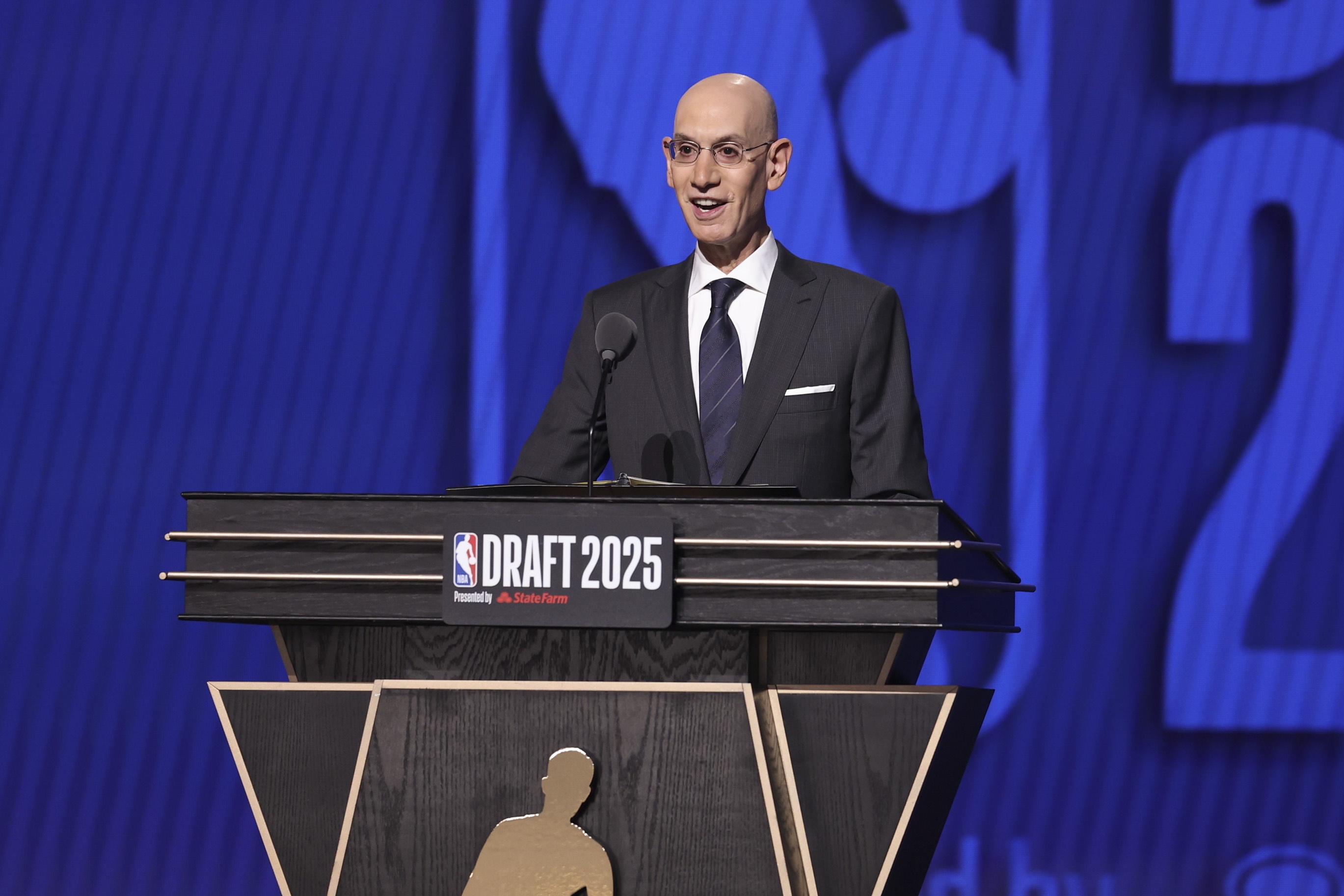 kaiyun体育网-萧华：NBA扩军谈判仍在进行中 最终增加一支还是两支球队还未敲定